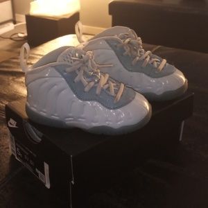 Nike little posite one TD)